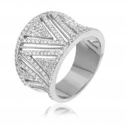 Bague en or gris, motifs triangle diamants
