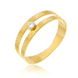 Bague en or jaune et oxyde de zirconium 