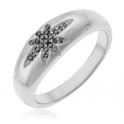 Bague en argent rhodié et oxydes de zirconium